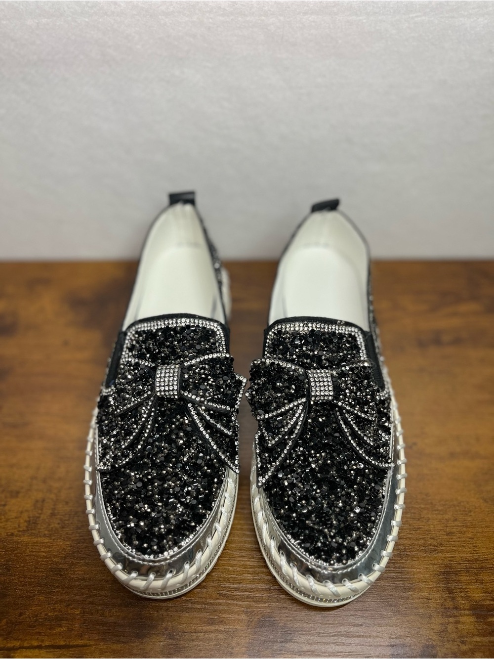 Source Unknown Black Crystal Bow Slip-On Loafers